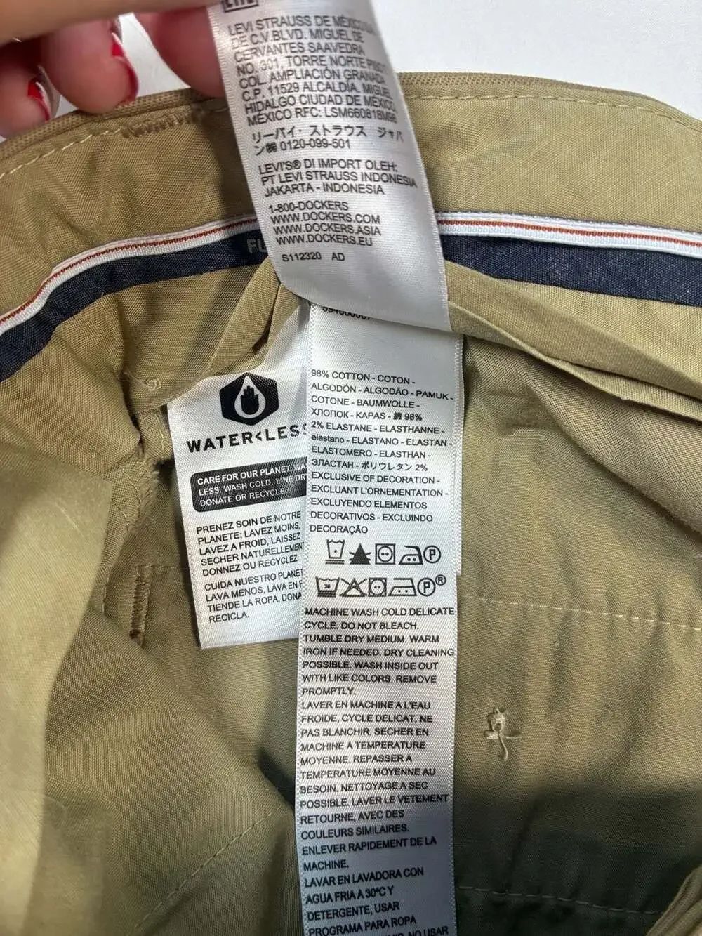 Dockers Men's Original Relaxed Fit Comfort Khaki Chino Pants